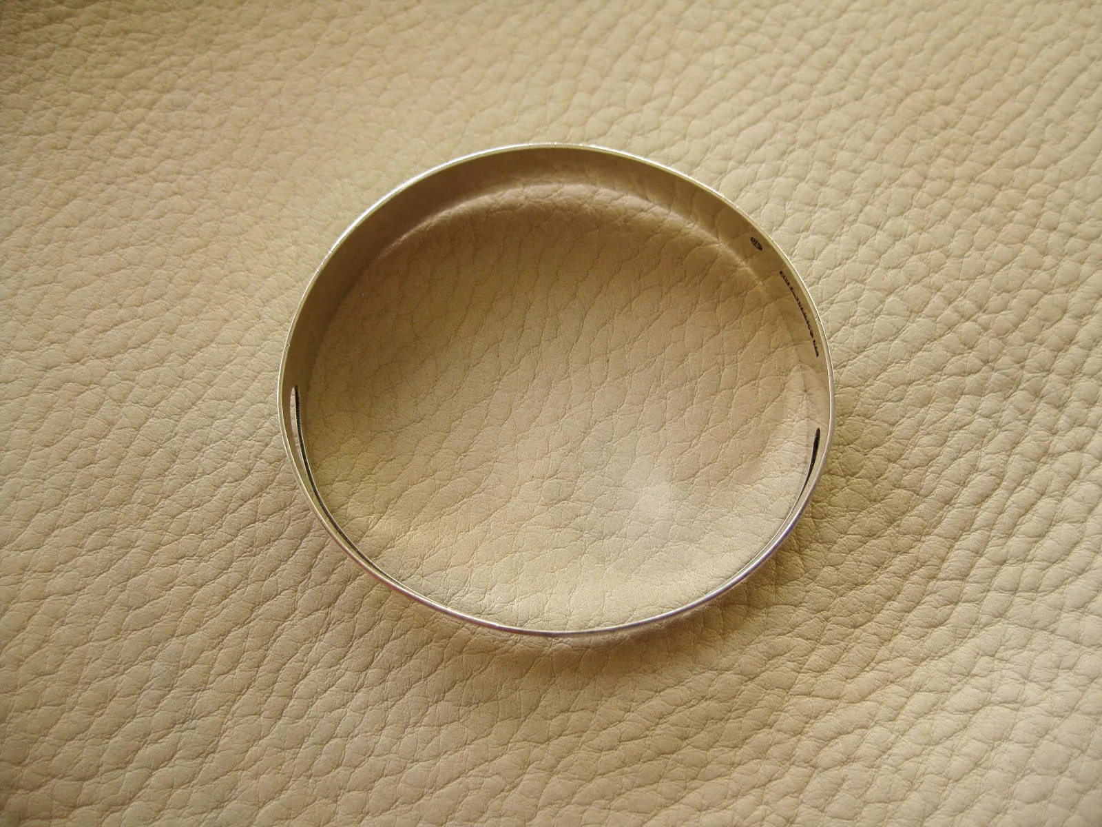 1965 Modernist Finnish silver polished bracelet with oval cutout