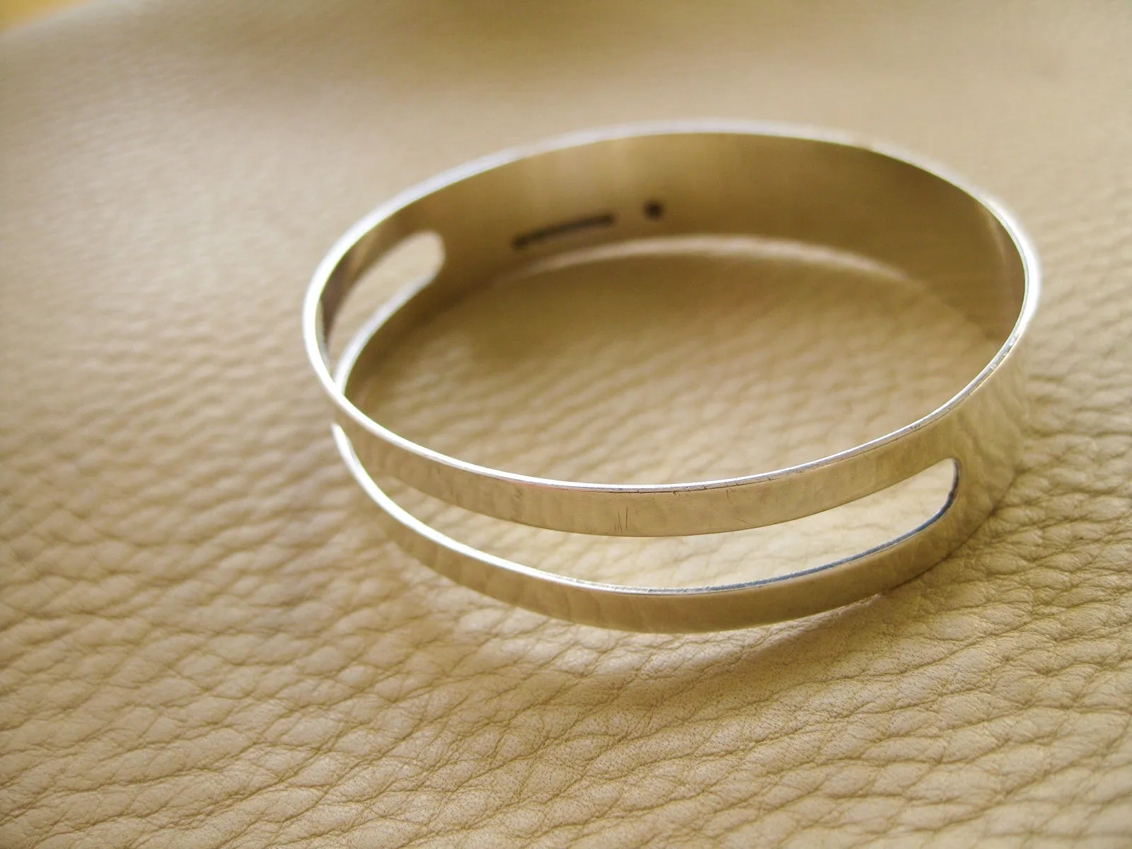 1965 Modernist Finnish silver polished bracelet with oval cutout