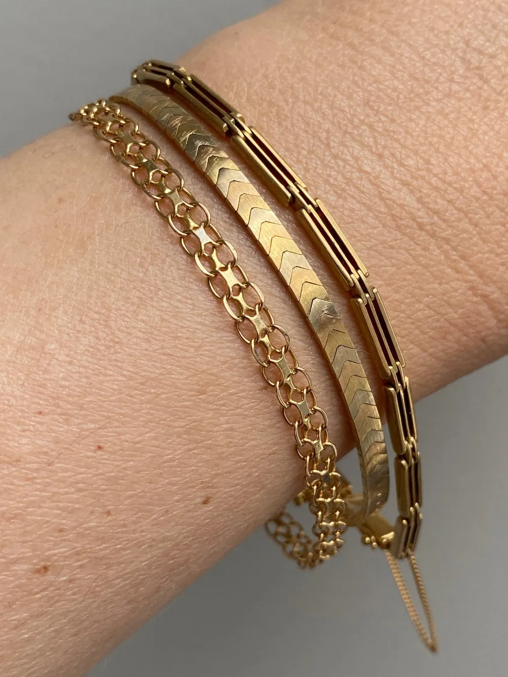 1970 Vintage 18k gold slim x-link bracelet - 7.5 inch length