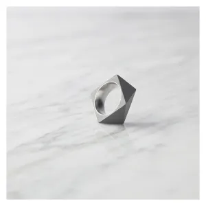 22 DESIGN STUDIO Concrete Ring - Polygon