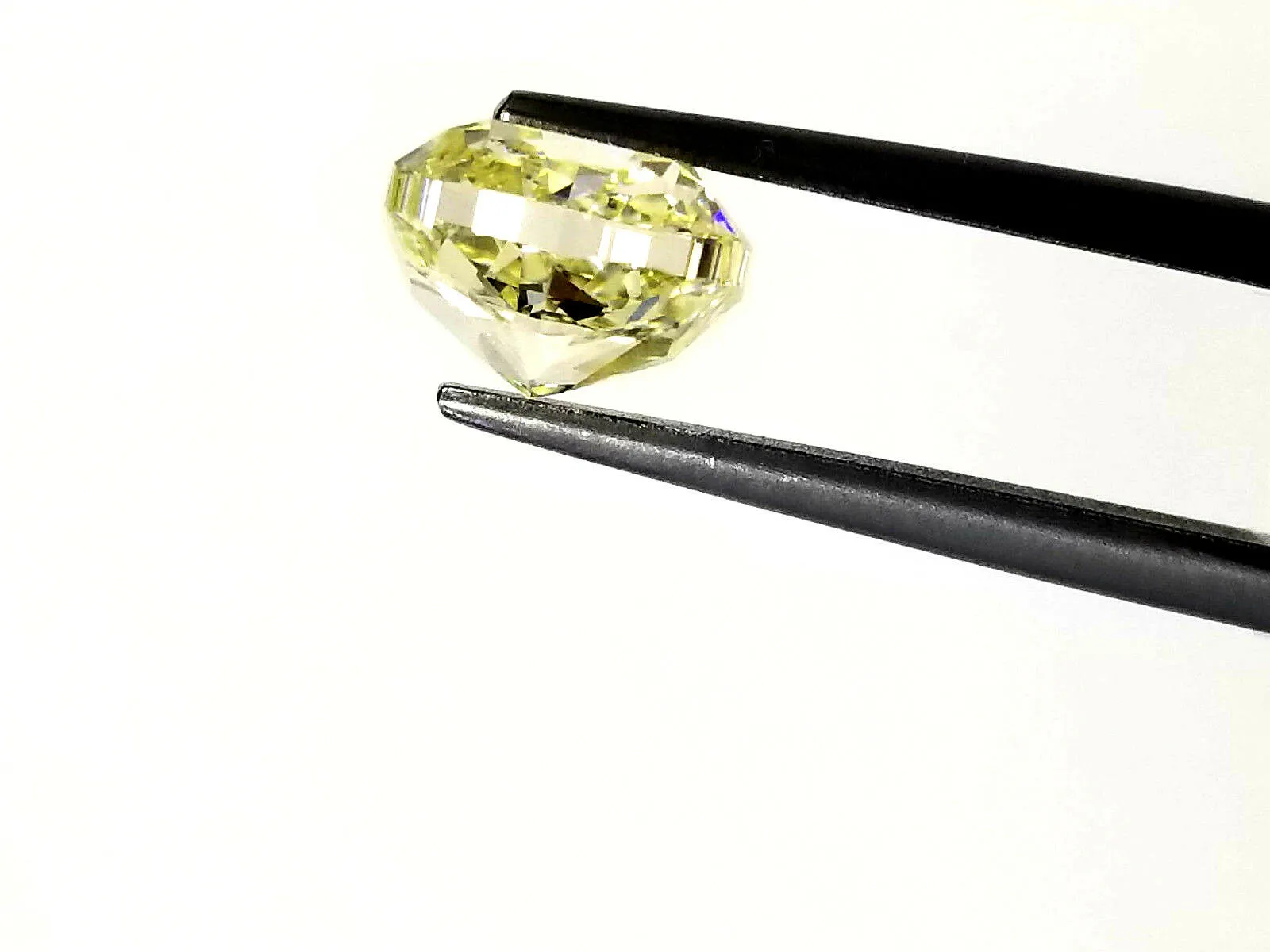 3 CT YELLOW COLOR NATURAL LOOSE DIAMOND HUGE GIA CERTIFIED CUSHION CUT VS2