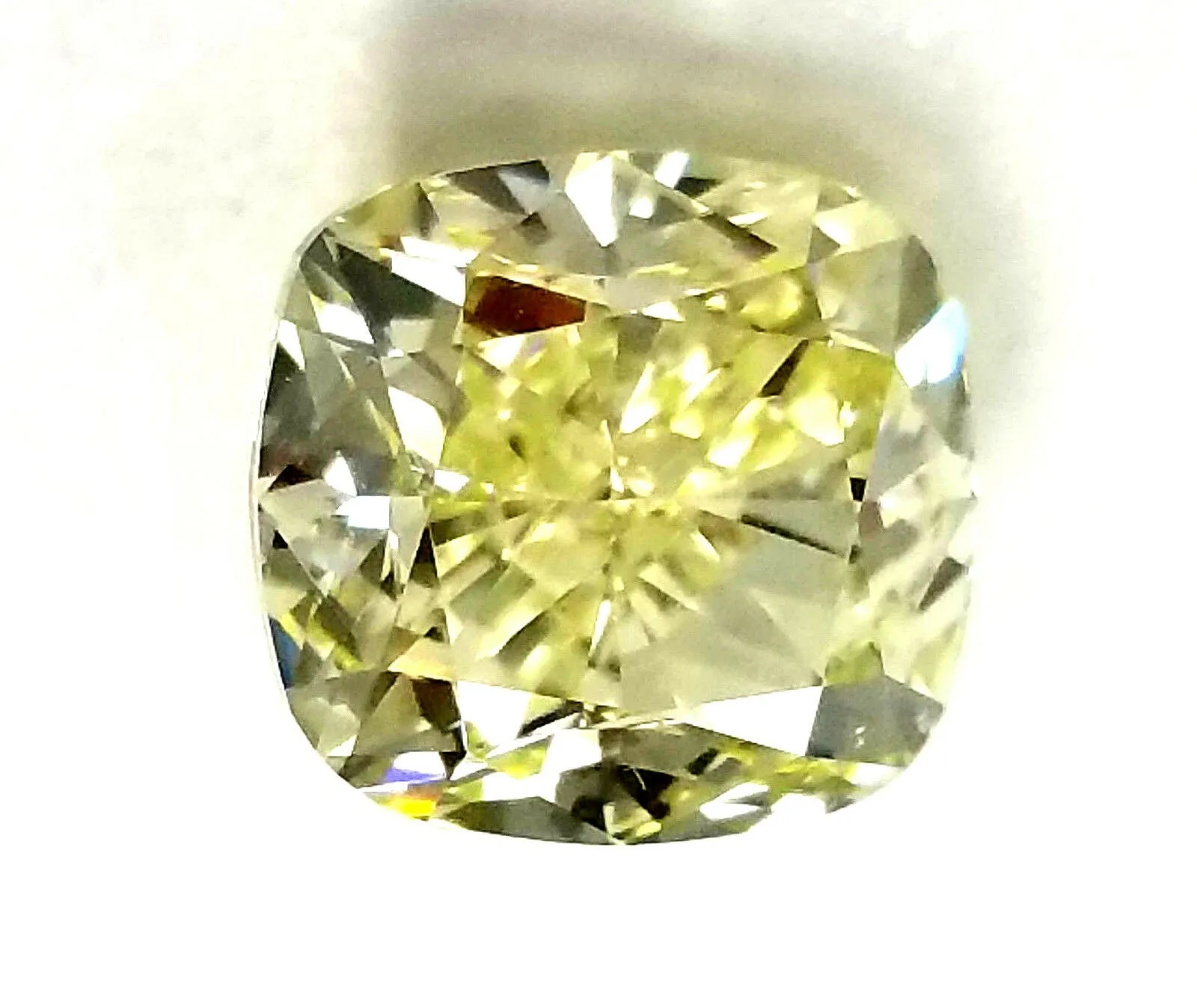 3 CT YELLOW COLOR NATURAL LOOSE DIAMOND HUGE GIA CERTIFIED CUSHION CUT VS2