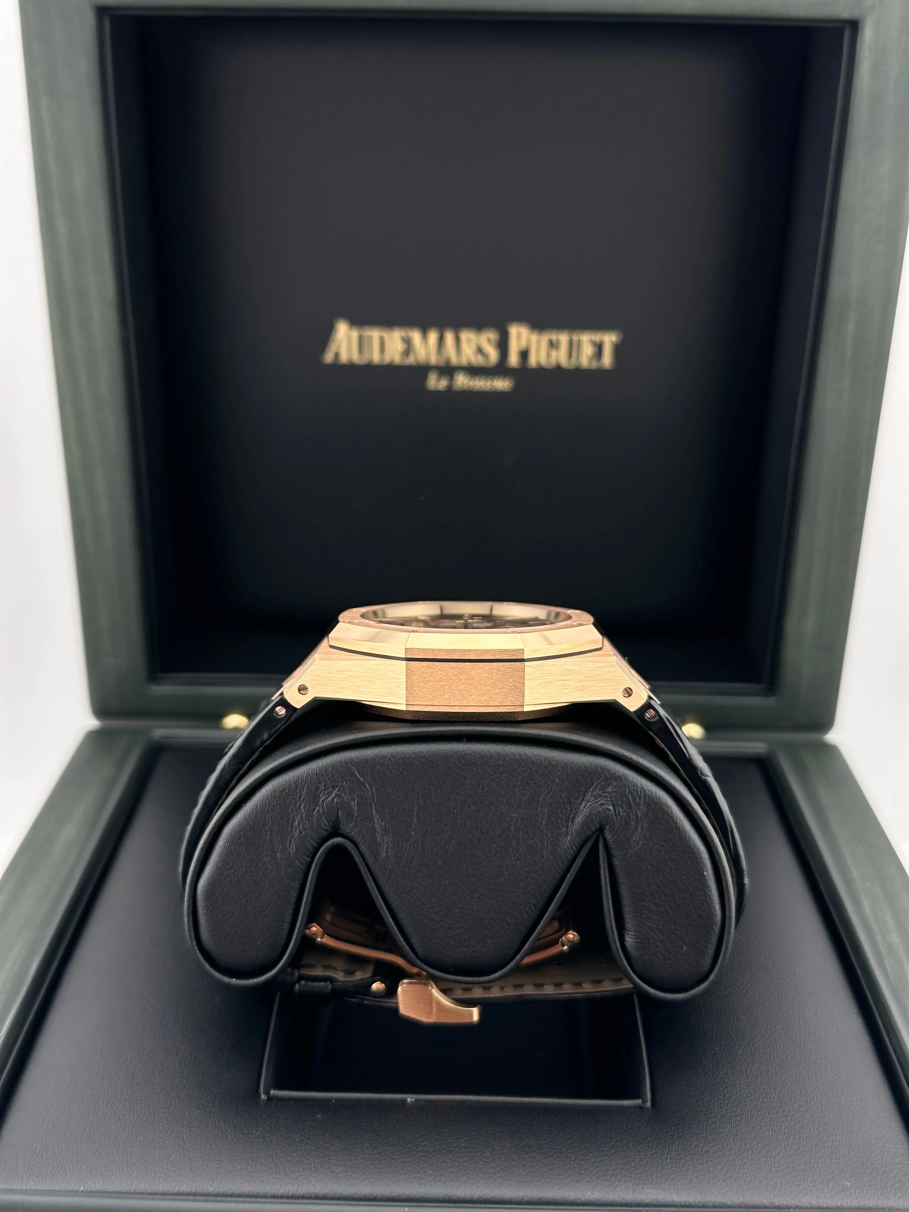 Audemars Piguet Royal Oak 26240OR.OO.D002CR.02 Selfwinding Chronograph Black Dial (2023)