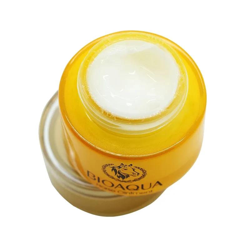 Bioaqua Horse Oil Moisturizing Cream for Scar Reduction and Improved Skin Appearance on the Face and Body!