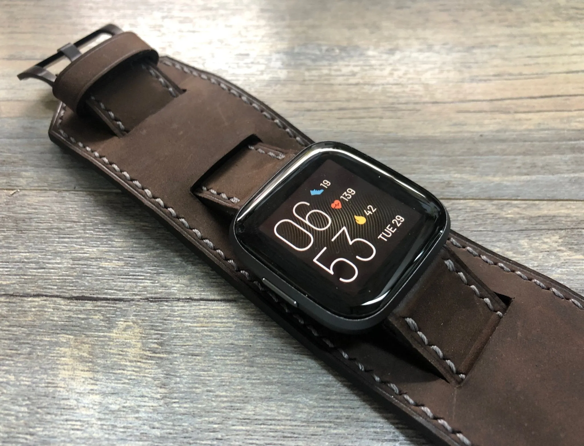 Fitbit Versa 2, Fitbit Watch Band, Watch Strap, Versa Lite Full bund Watch Strap, Leather cuff Watch Strap, Dark Brown Fitbit Leather Watch Band