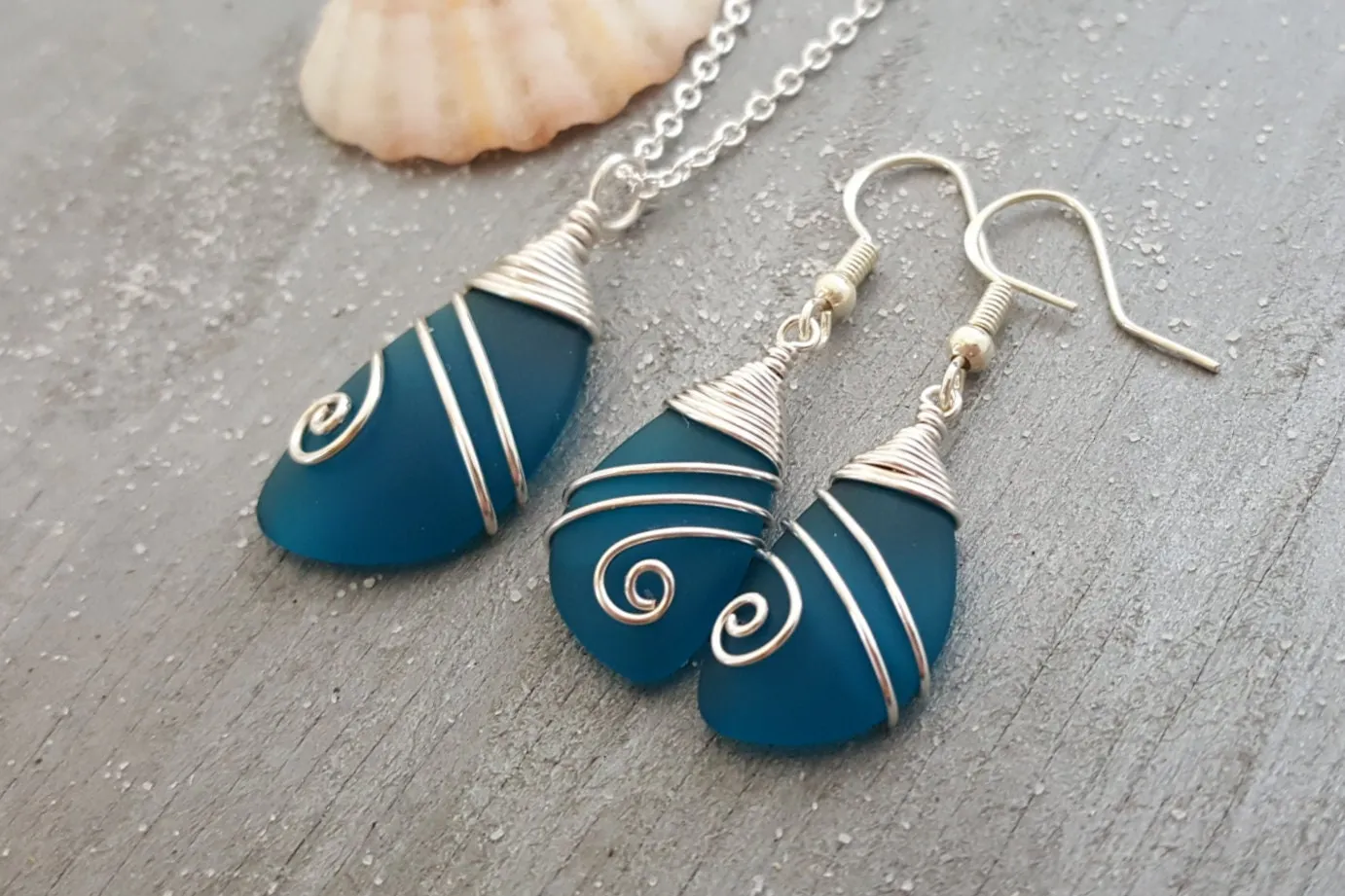 Hawaiian Jewelry Sea Glass Set, Teal Top Wire Wrapped Necklace Earrings Jewelry Set, Beachy Sea Glass Jewelry For Women Unique Jewelry Set