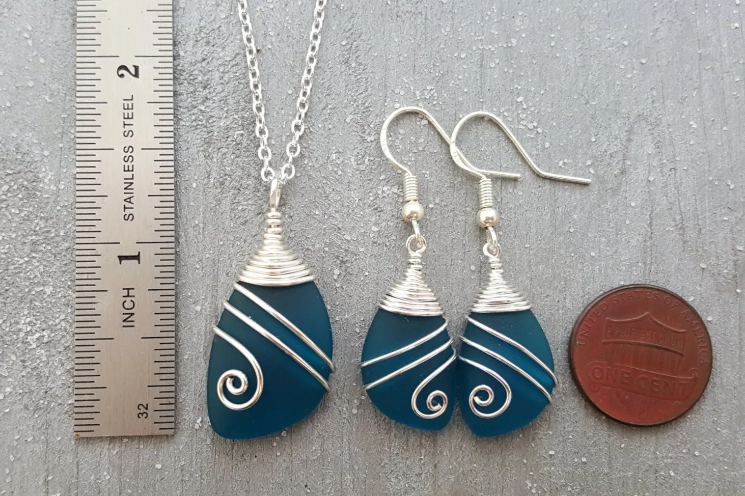 Hawaiian Jewelry Sea Glass Set, Teal Top Wire Wrapped Necklace Earrings Jewelry Set, Beachy Sea Glass Jewelry For Women Unique Jewelry Set