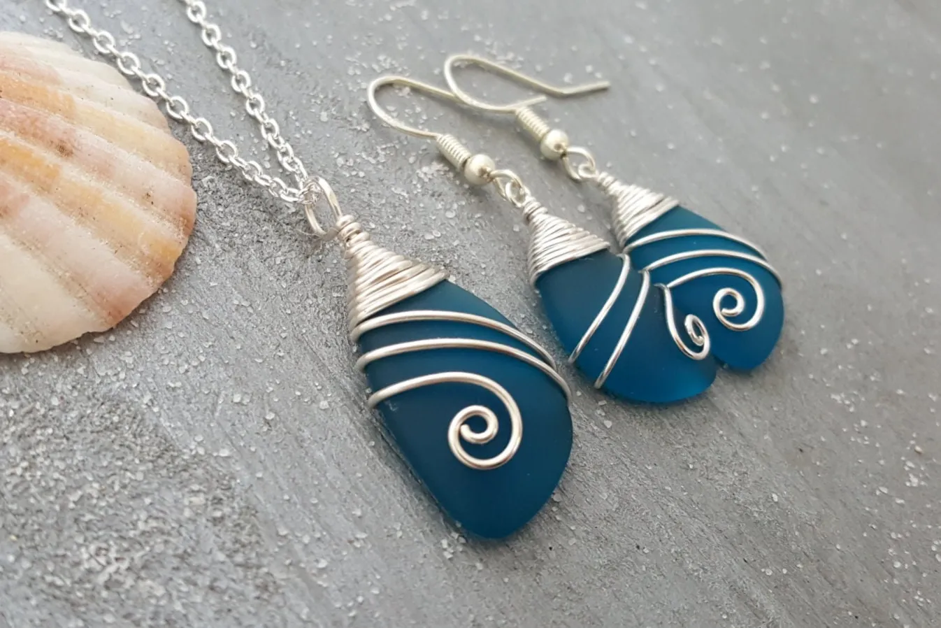 Hawaiian Jewelry Sea Glass Set, Teal Top Wire Wrapped Necklace Earrings Jewelry Set, Beachy Sea Glass Jewelry For Women Unique Jewelry Set