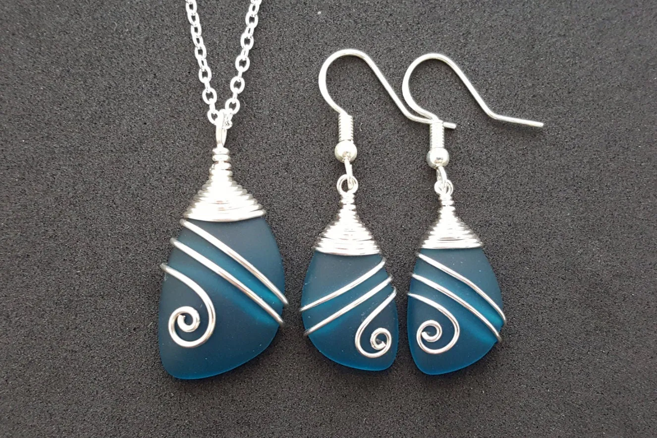 Hawaiian Jewelry Sea Glass Set, Teal Top Wire Wrapped Necklace Earrings Jewelry Set, Beachy Sea Glass Jewelry For Women Unique Jewelry Set