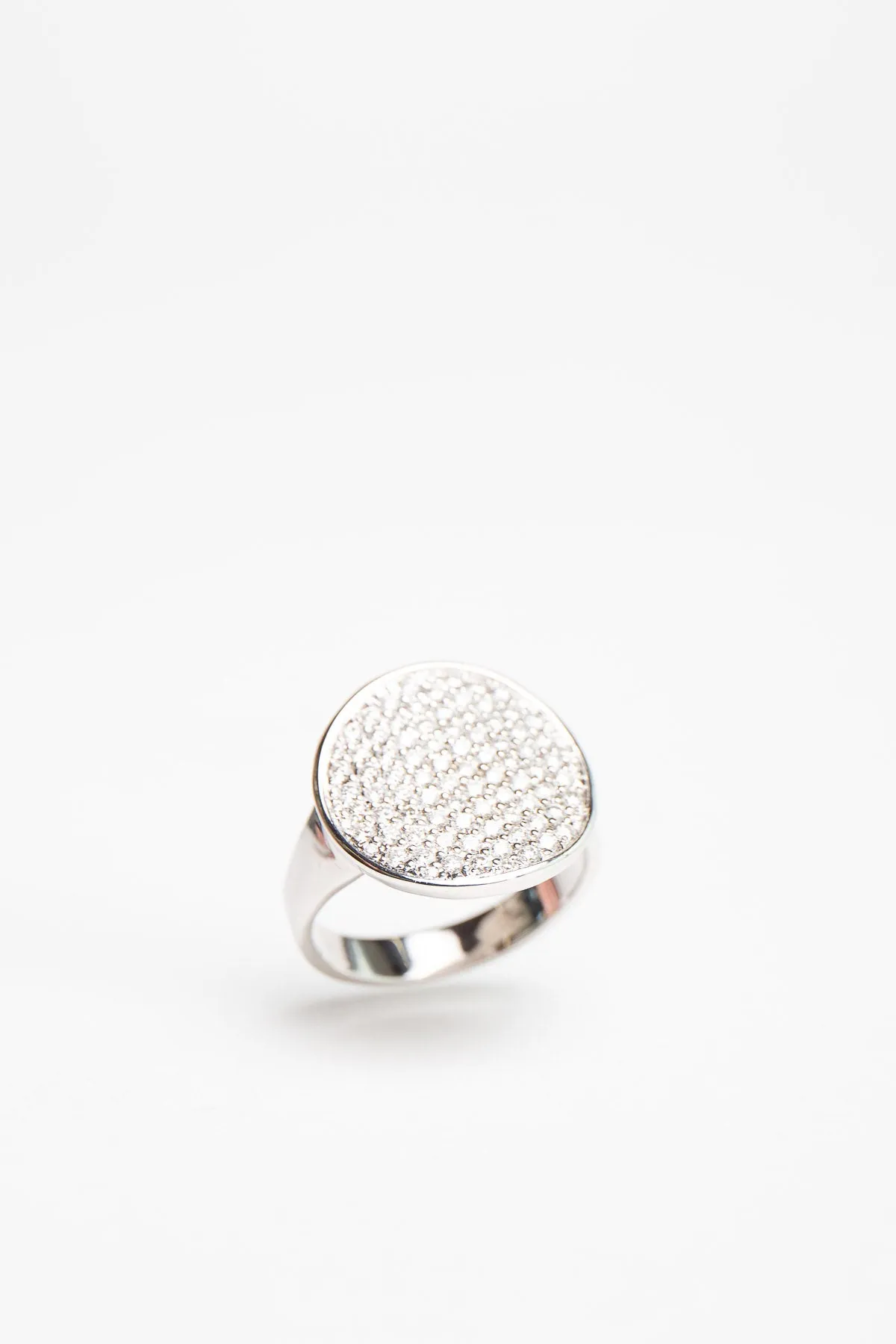 MAUD JEWELRY | 18K WHITE GOLD DIAMOND COIN RING