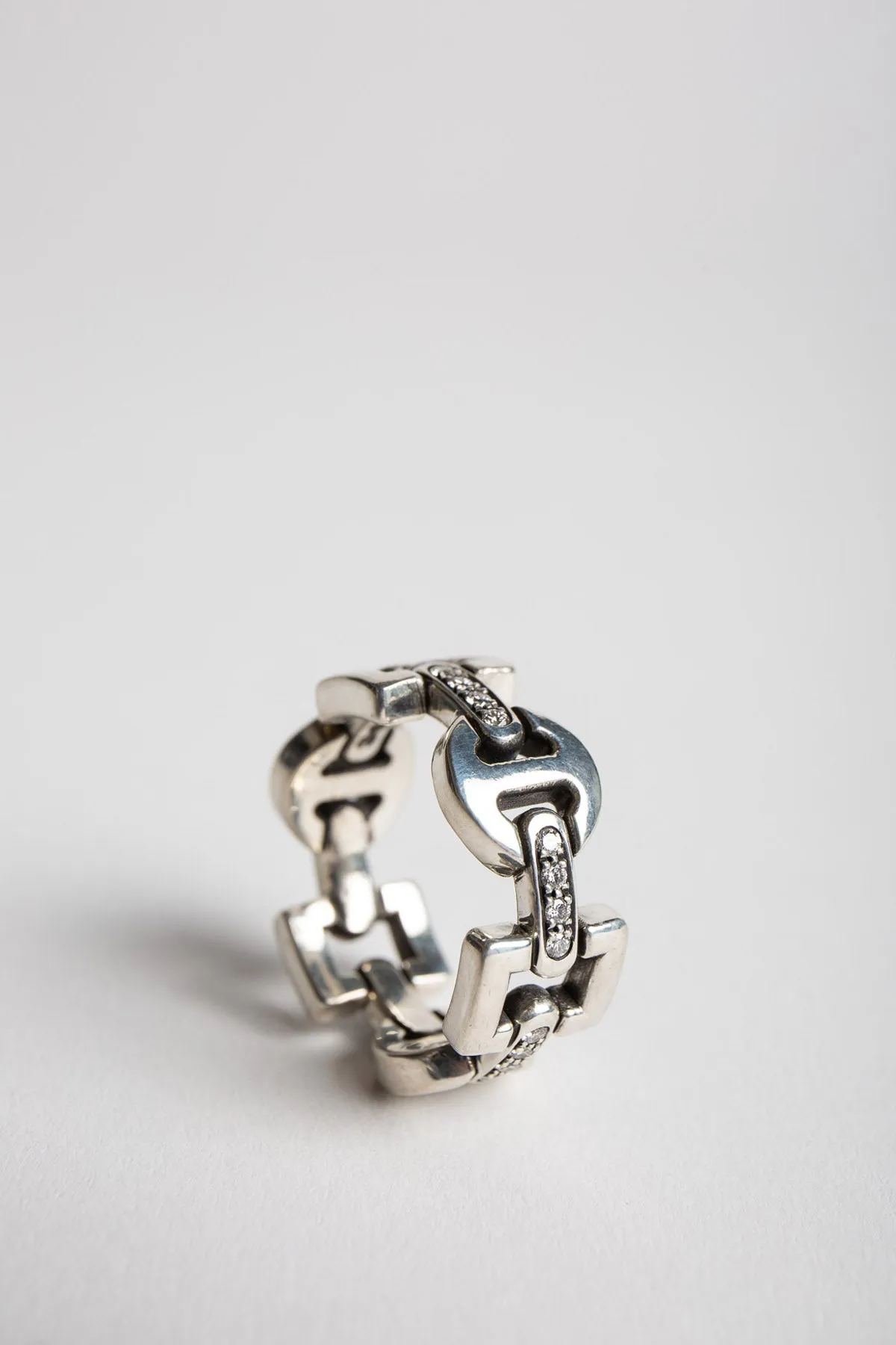 NAHMIAS | STERLING SILVER DIAMOND CLASSIC TRI-LINK RING