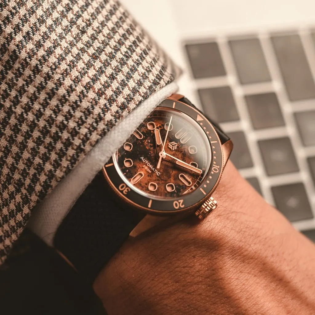 Selten Salvage&nbsp;Bronze &ndash; Vintage&nbsp;Wall (Brown&nbsp;Patina&nbsp;Dial)