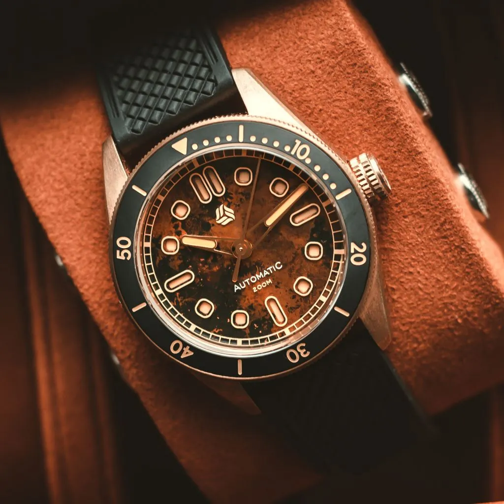 Selten Salvage&nbsp;Bronze &ndash; Vintage&nbsp;Wall (Brown&nbsp;Patina&nbsp;Dial)