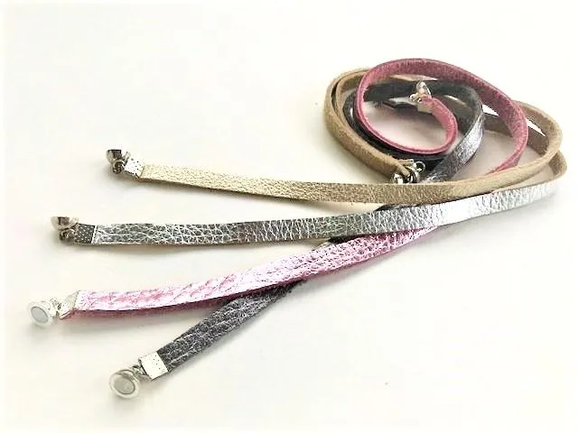 Slim bracelet with a magnetic clasp.