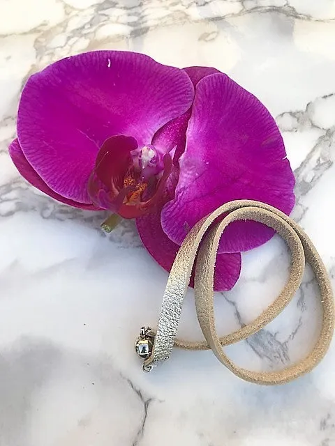 Slim bracelet with a magnetic clasp.