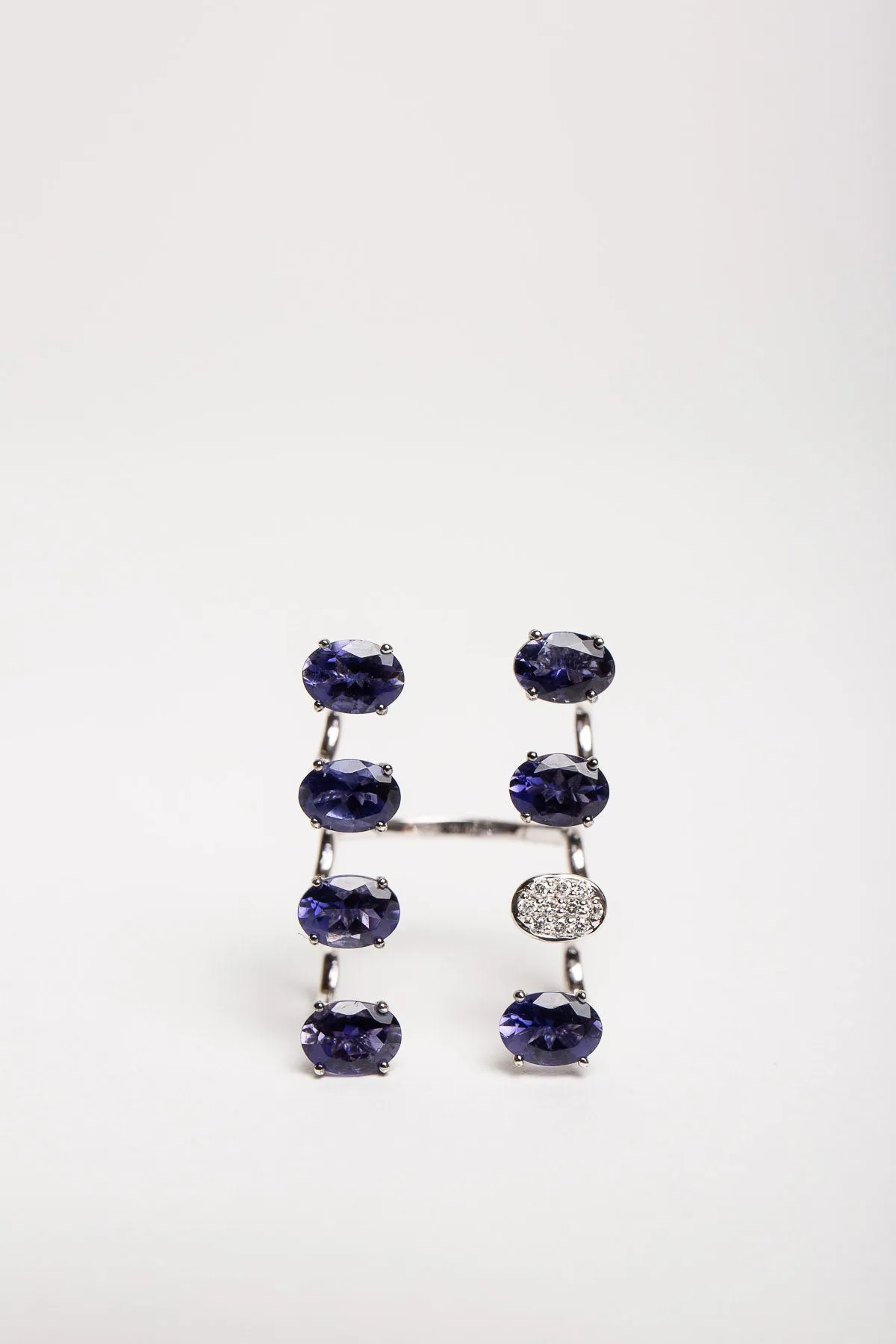 STEFERE | 18K WHITE GOLD 10 DIAMOND LOLITE RING